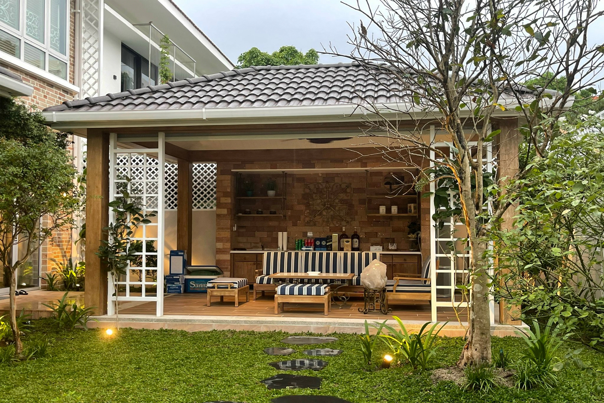 Villa MQV