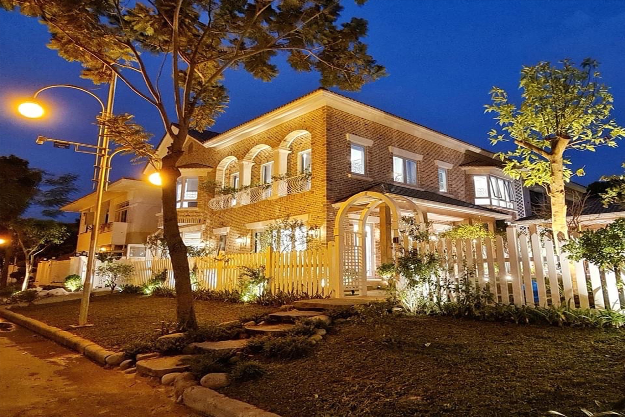 Villa MQV