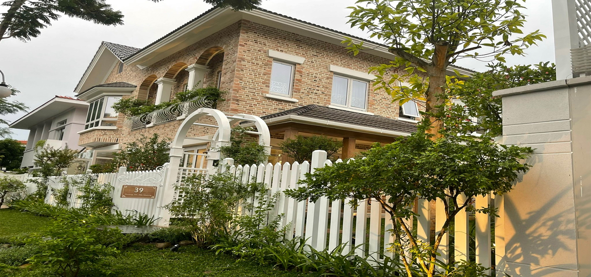 Villa MQV